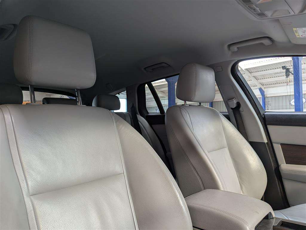 <p>2014 JAGUAR XF LUXURY D AUTO</p>