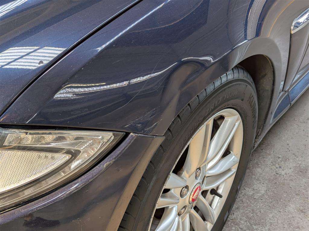 <p>2014 JAGUAR XF LUXURY D AUTO</p>