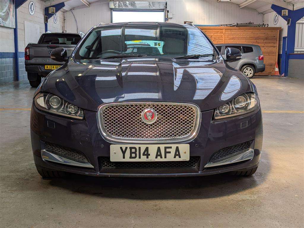 <p>2014 JAGUAR XF LUXURY D AUTO</p>