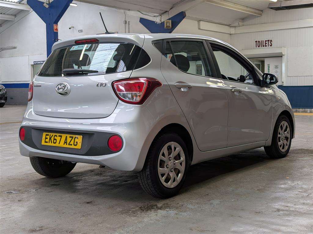 <p>2017 HYUNDAI I10 SE</p>