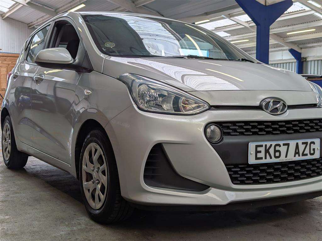 <p>2017 HYUNDAI I10 SE</p>