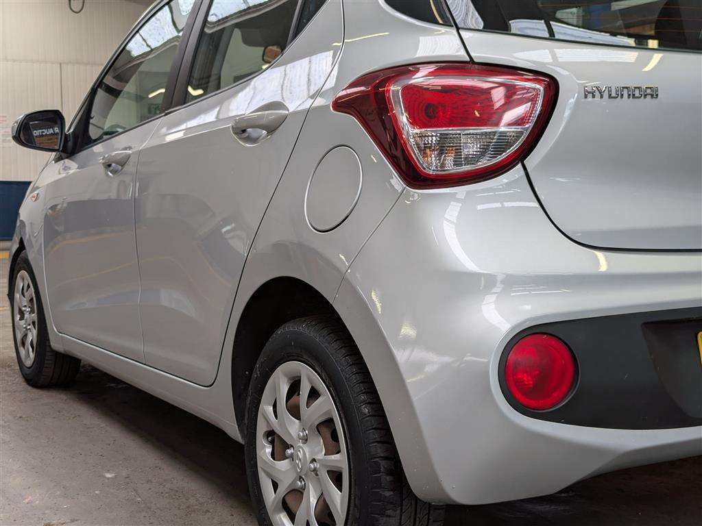 <p>2017 HYUNDAI I10 SE</p>