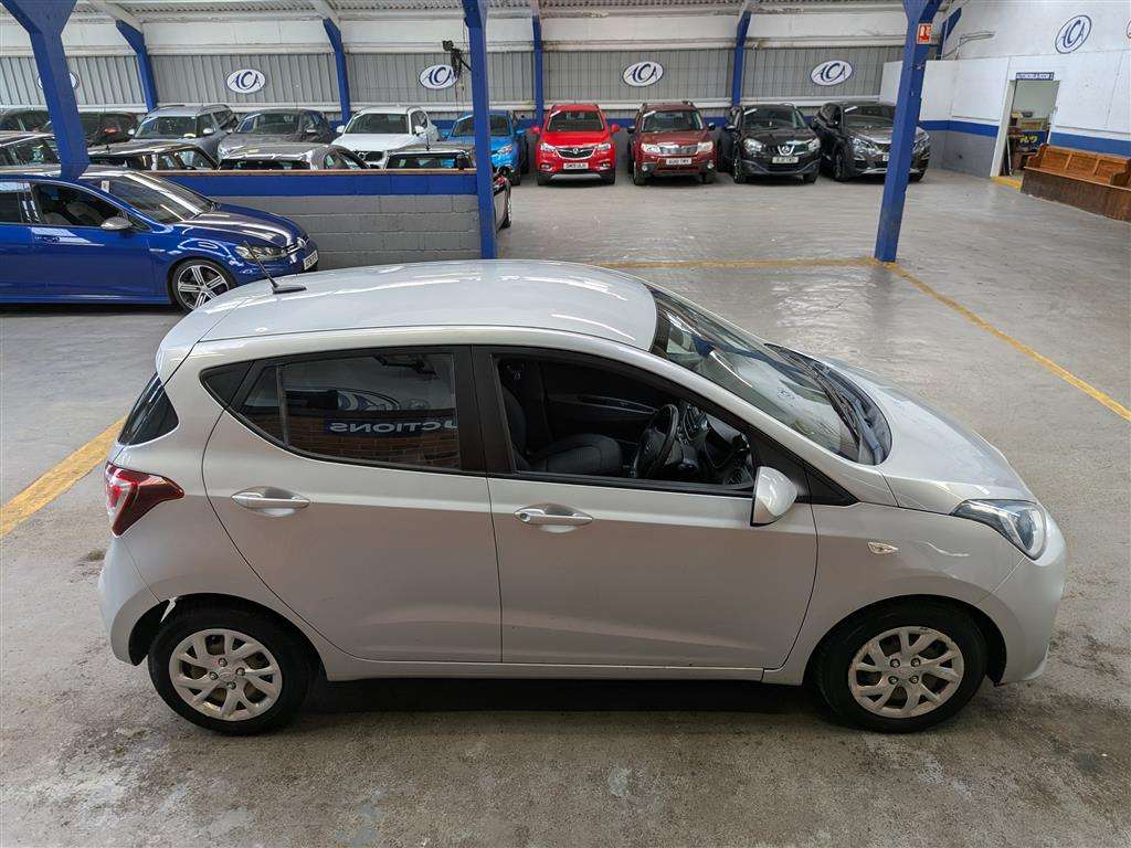 <p>2017 HYUNDAI I10 SE</p>