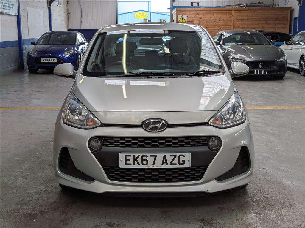 <p>2017 HYUNDAI I10 SE</p>