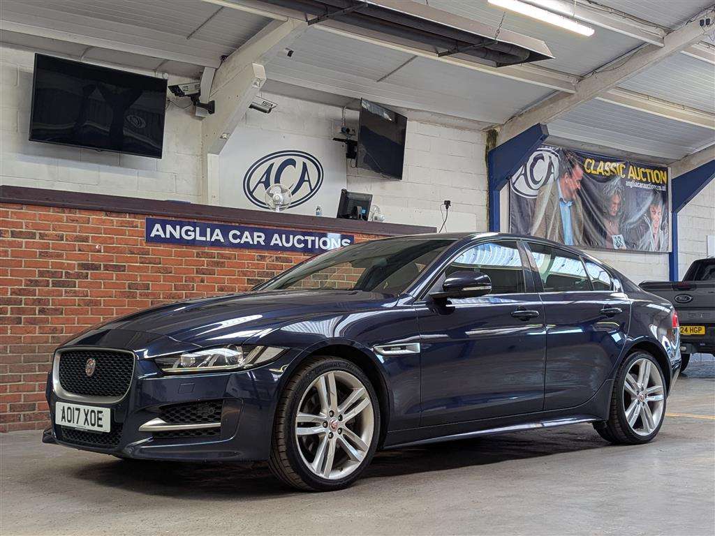 <p>2017 JAGUAR XE R-SPORT D AWD AUTO</p>