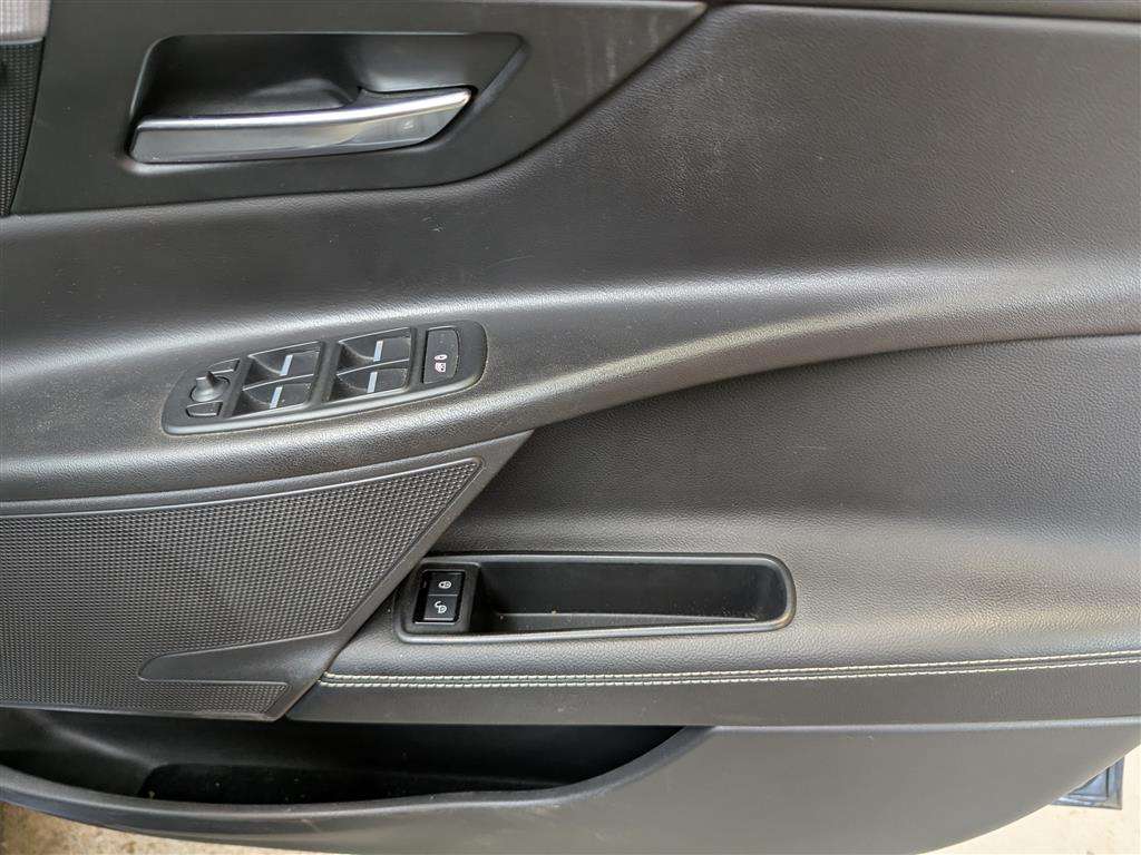 <p>2017 JAGUAR XE R-SPORT D AWD AUTO</p>