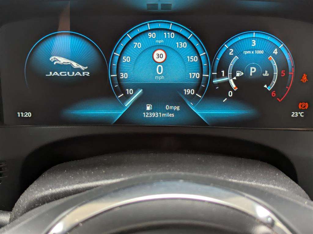 <p>2017 JAGUAR XE R-SPORT D AWD AUTO</p>