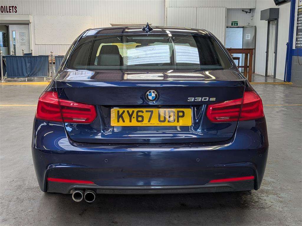 <p>2017 BMW 330E M SPORT AUTO</p>