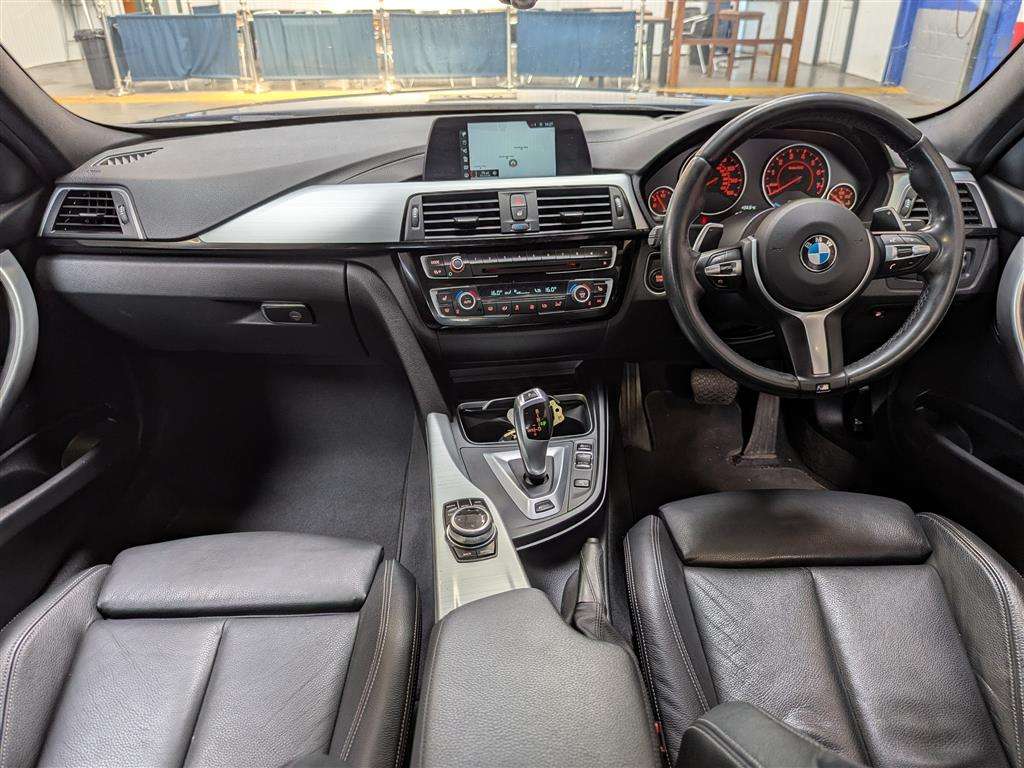 <p>2017 BMW 330E M SPORT AUTO</p>