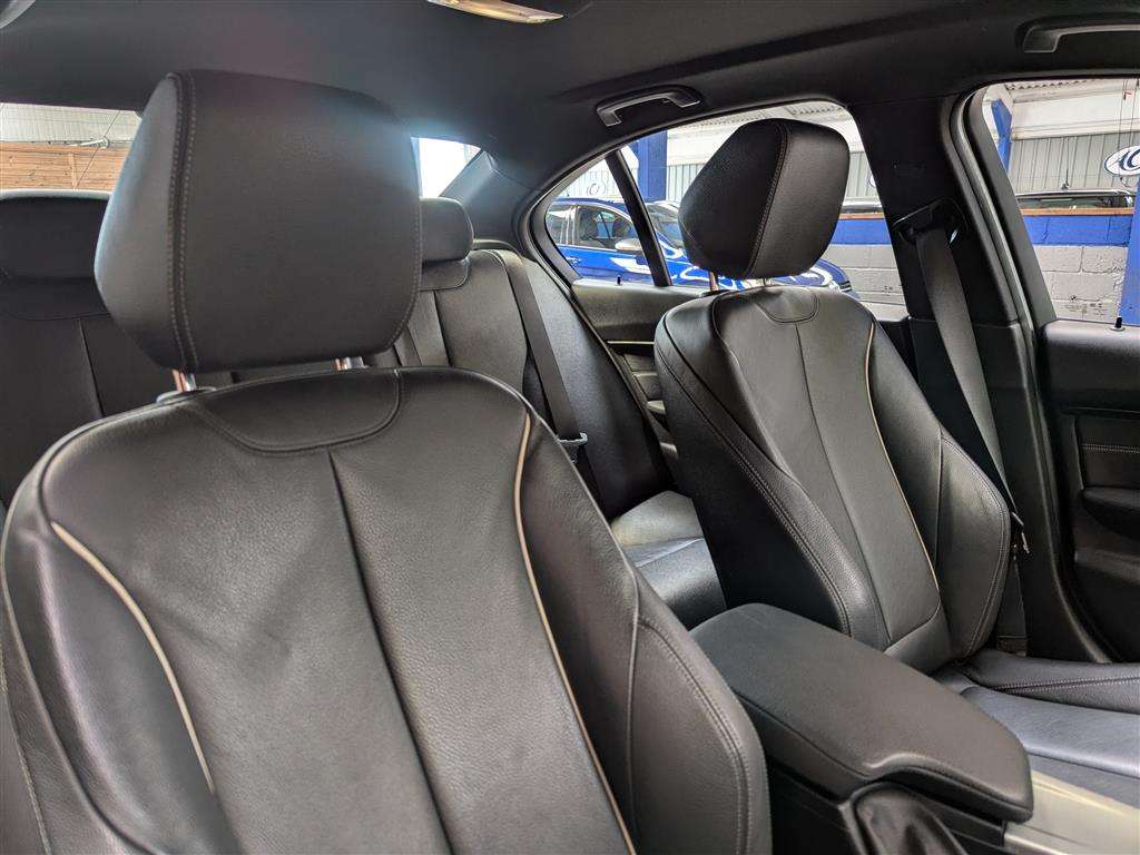 <p>2017 BMW 330E M SPORT AUTO</p>