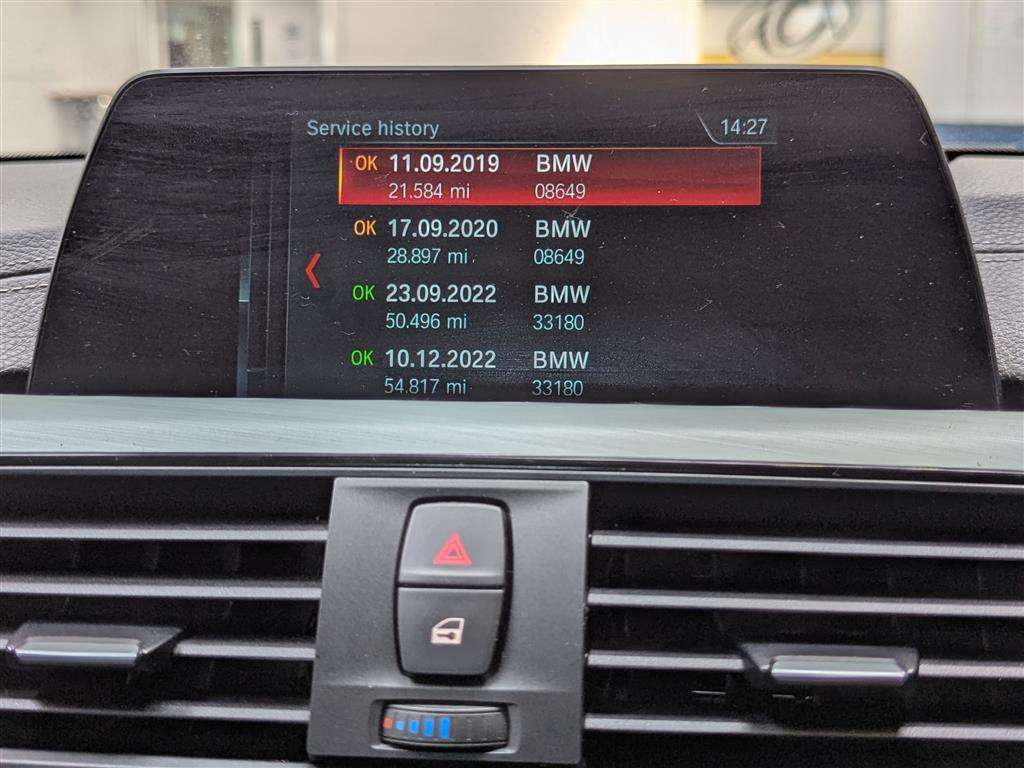 <p>2017 BMW 330E M SPORT AUTO</p>