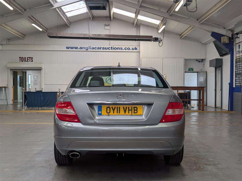 <p>2011 MERCEDES-BENZ C200 BLUE-CY EXEC SECDI A</p>