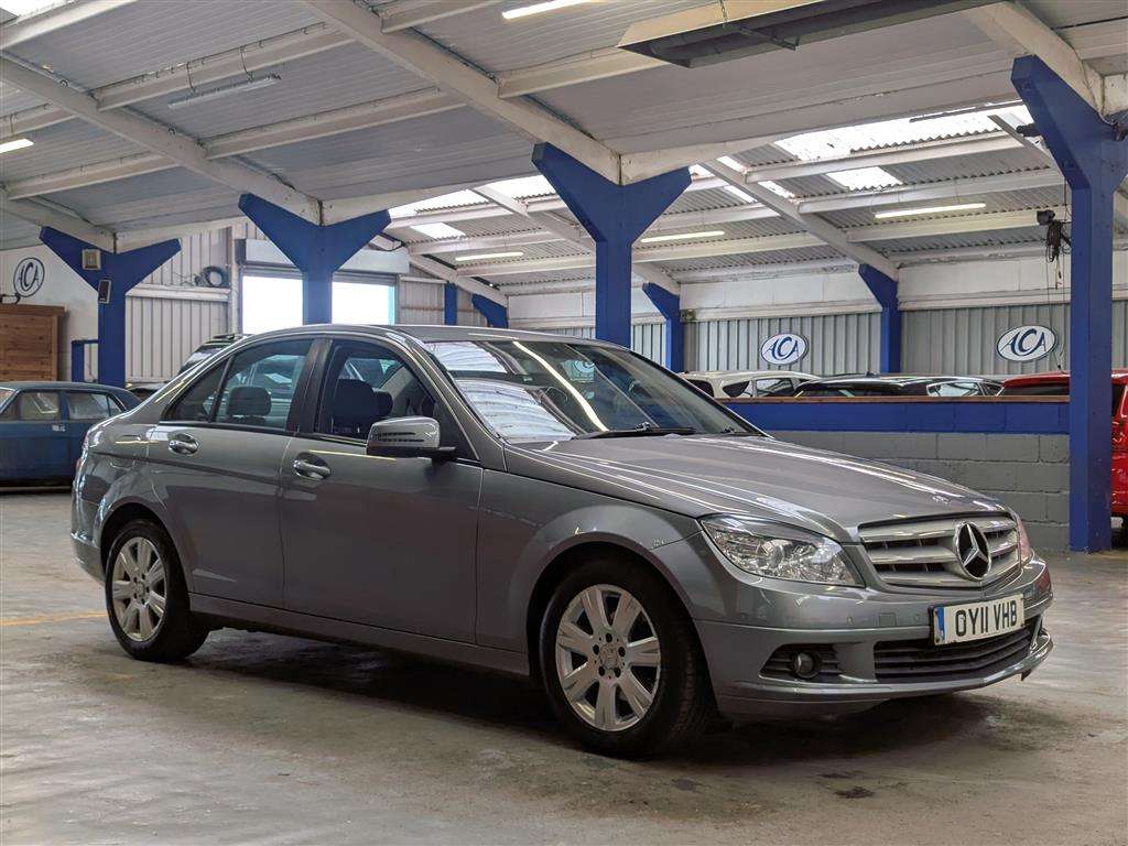 <p>2011 MERCEDES-BENZ C200 BLUE-CY EXEC SECDI A</p>