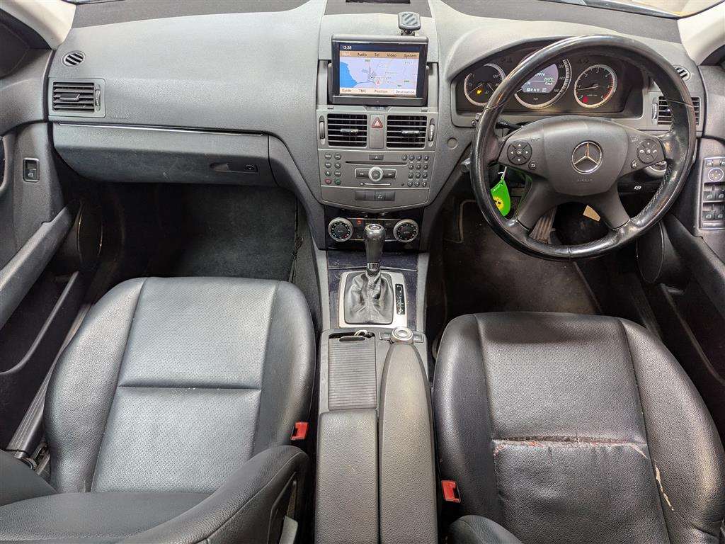<p>2011 MERCEDES-BENZ C200 BLUE-CY EXEC SECDI A</p>