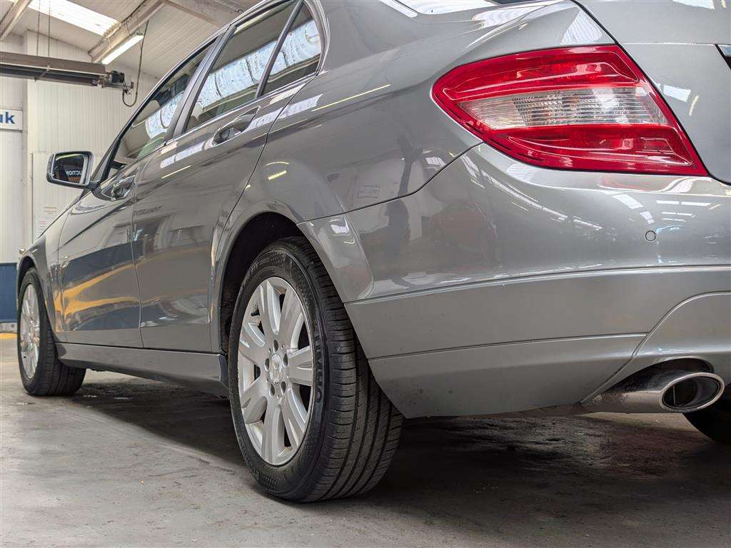 <p>2011 MERCEDES-BENZ C200 BLUE-CY EXEC SECDI A</p>