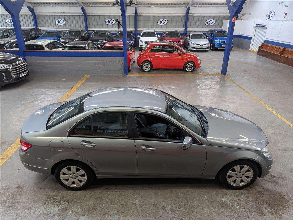 <p>2011 MERCEDES-BENZ C200 BLUE-CY EXEC SECDI A</p>