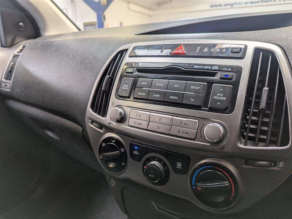 <p>2013 HYUNDAI I20 CLASSIC</p>