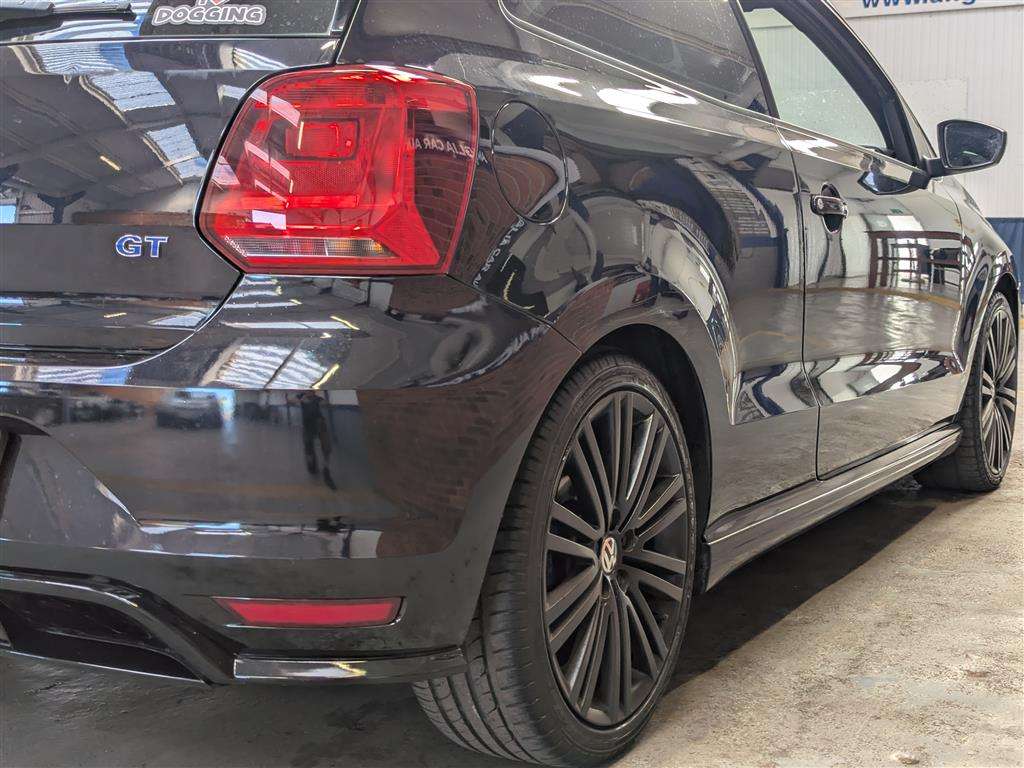 <p>2016 VOLKSWAGEN POLO BLUEGT</p>