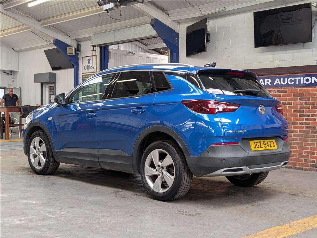 <p>2018 VAUXHALL GRANDLAND X TECH LINE NAV</p>