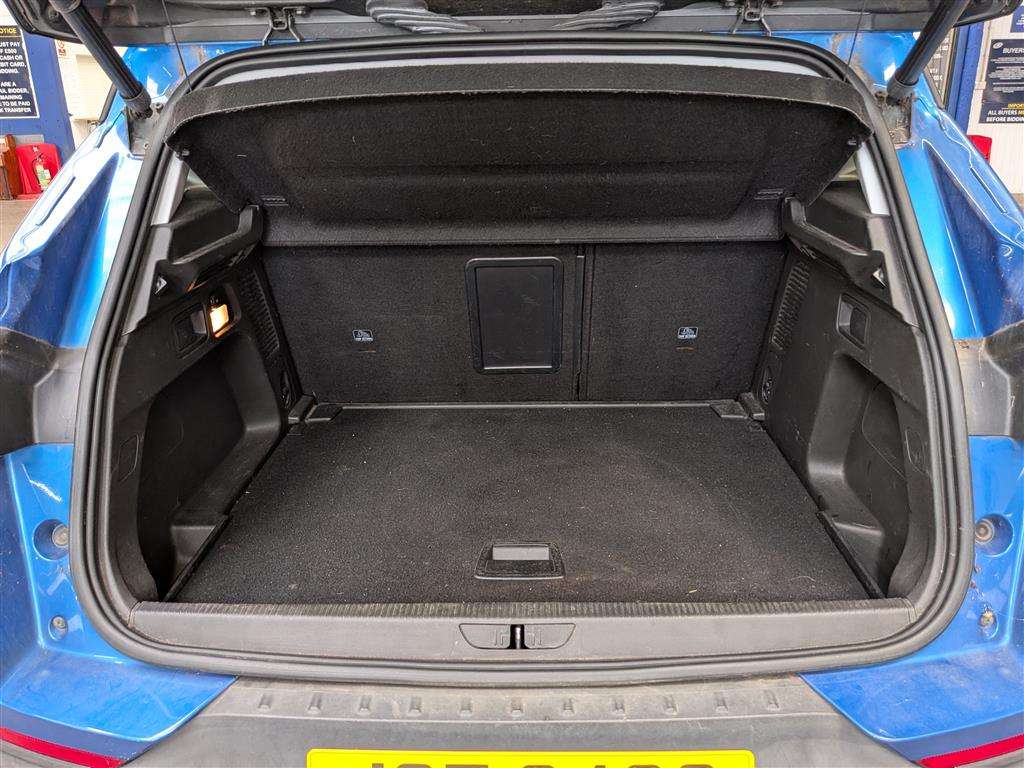 <p>2018 VAUXHALL GRANDLAND X TECH LINE NAV</p>