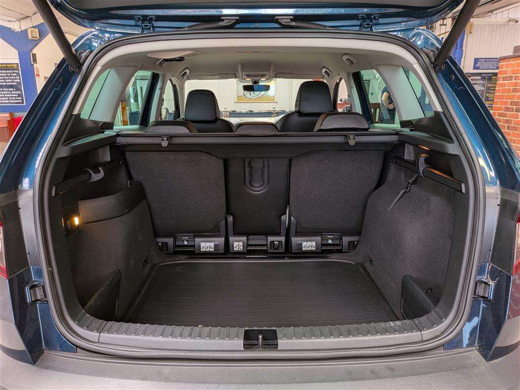 <p>2020 SKODA KAROQ SE L TDI S-A</p>