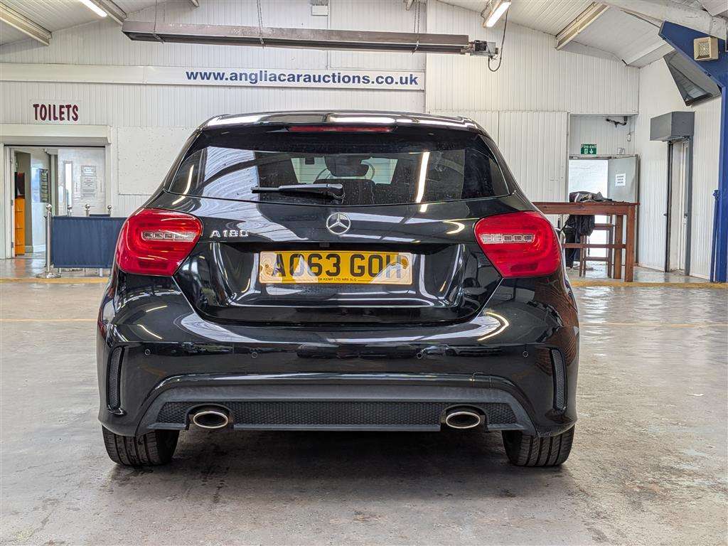<p>2014 MERCEDES-BENZ A180 BLUEEFFICIENCY SPORT</p>