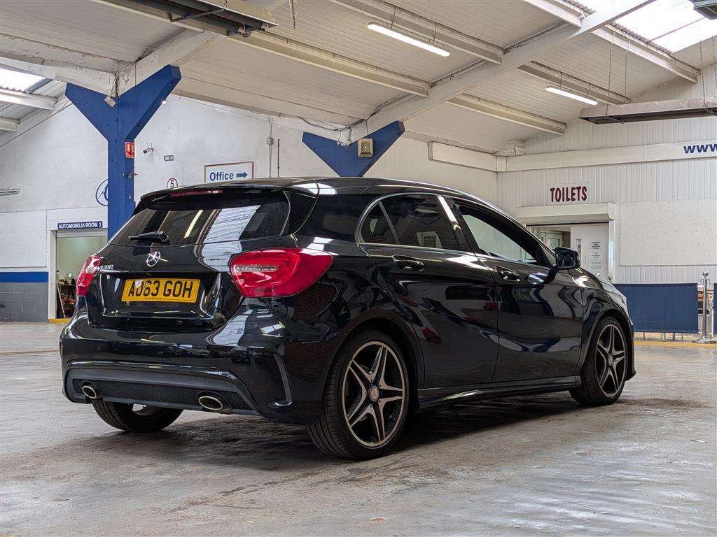 <p>2014 MERCEDES-BENZ A180 BLUEEFFICIENCY SPORT</p>