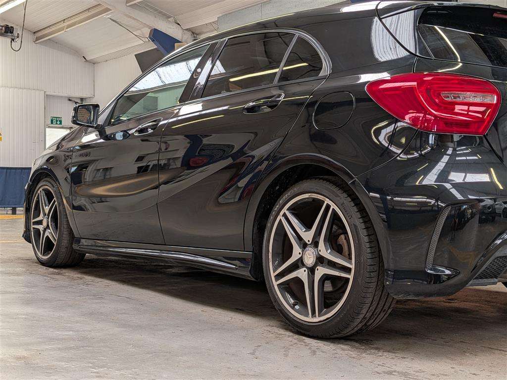 <p>2014 MERCEDES-BENZ A180 BLUEEFFICIENCY SPORT</p>