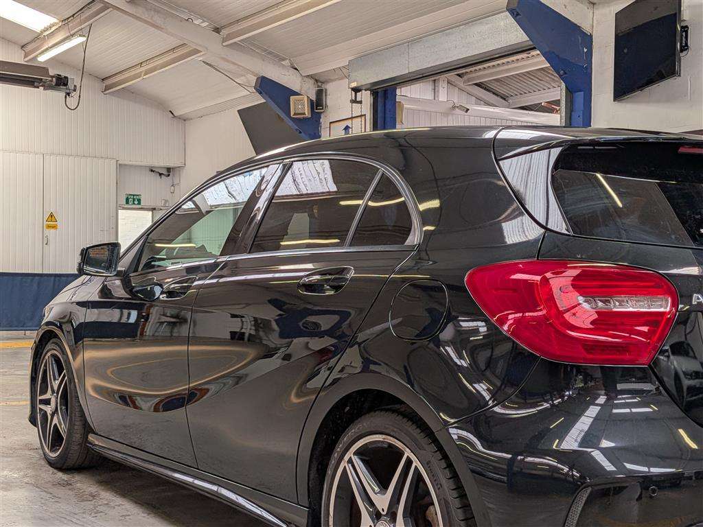 <p>2014 MERCEDES-BENZ A180 BLUEEFFICIENCY SPORT</p>