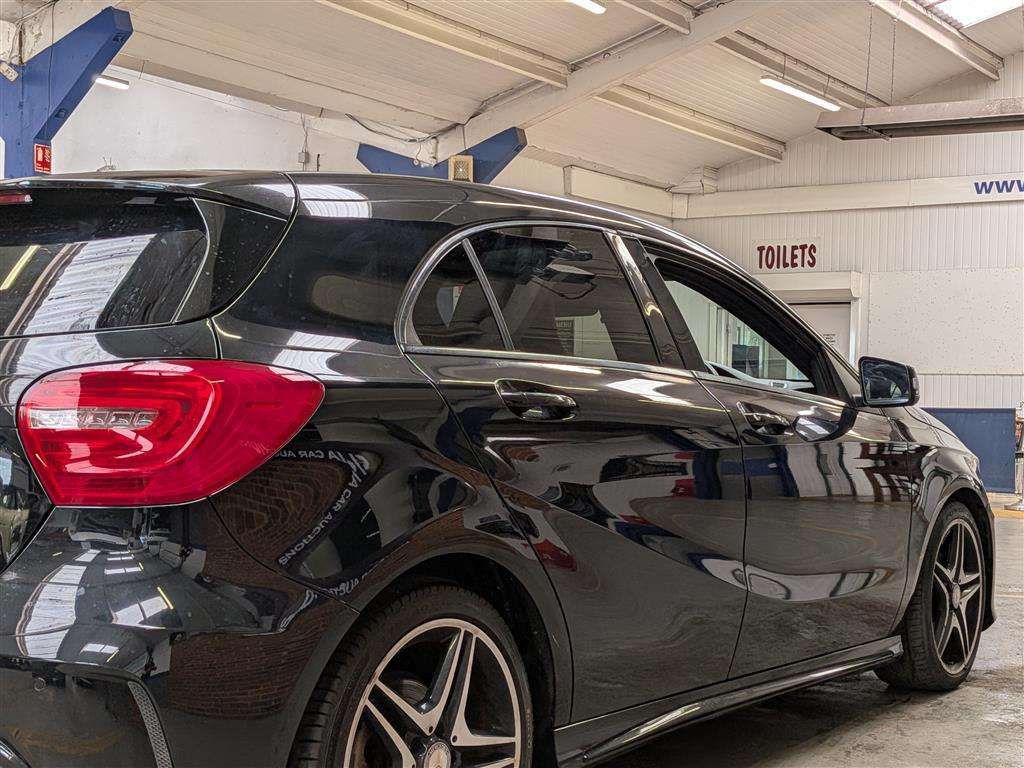 <p>2014 MERCEDES-BENZ A180 BLUEEFFICIENCY SPORT</p>