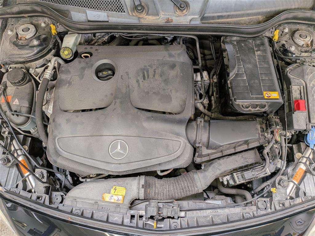 <p>2014 MERCEDES-BENZ A180 BLUEEFFICIENCY SPORT</p>