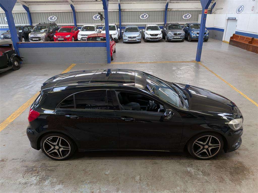 <p>2014 MERCEDES-BENZ A180 BLUEEFFICIENCY SPORT</p>
