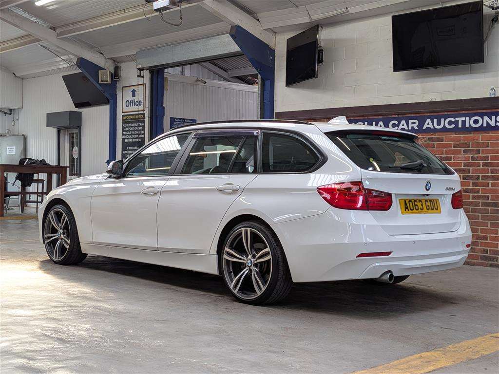 <p>2014 BMW 320</p>