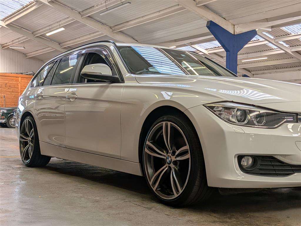 <p>2014 BMW 320</p>