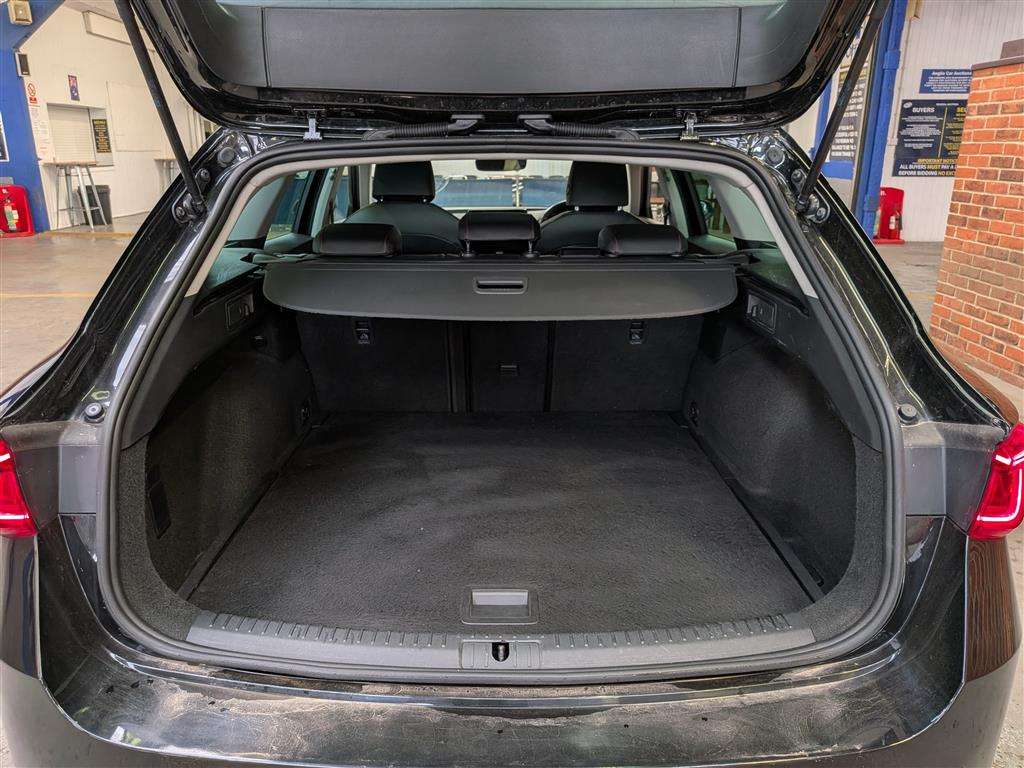 <p>2021 SEAT LEON FR TSI EVO</p>