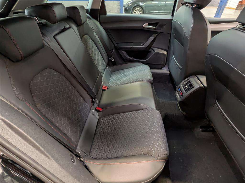 <p>2021 SEAT LEON FR TSI EVO</p>