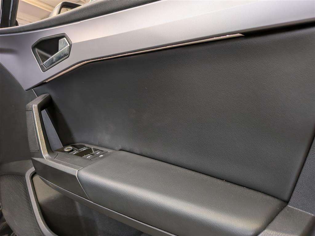 <p>2021 SEAT LEON FR TSI EVO</p>