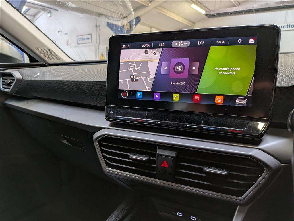 <p>2021 SEAT LEON FR TSI EVO</p>