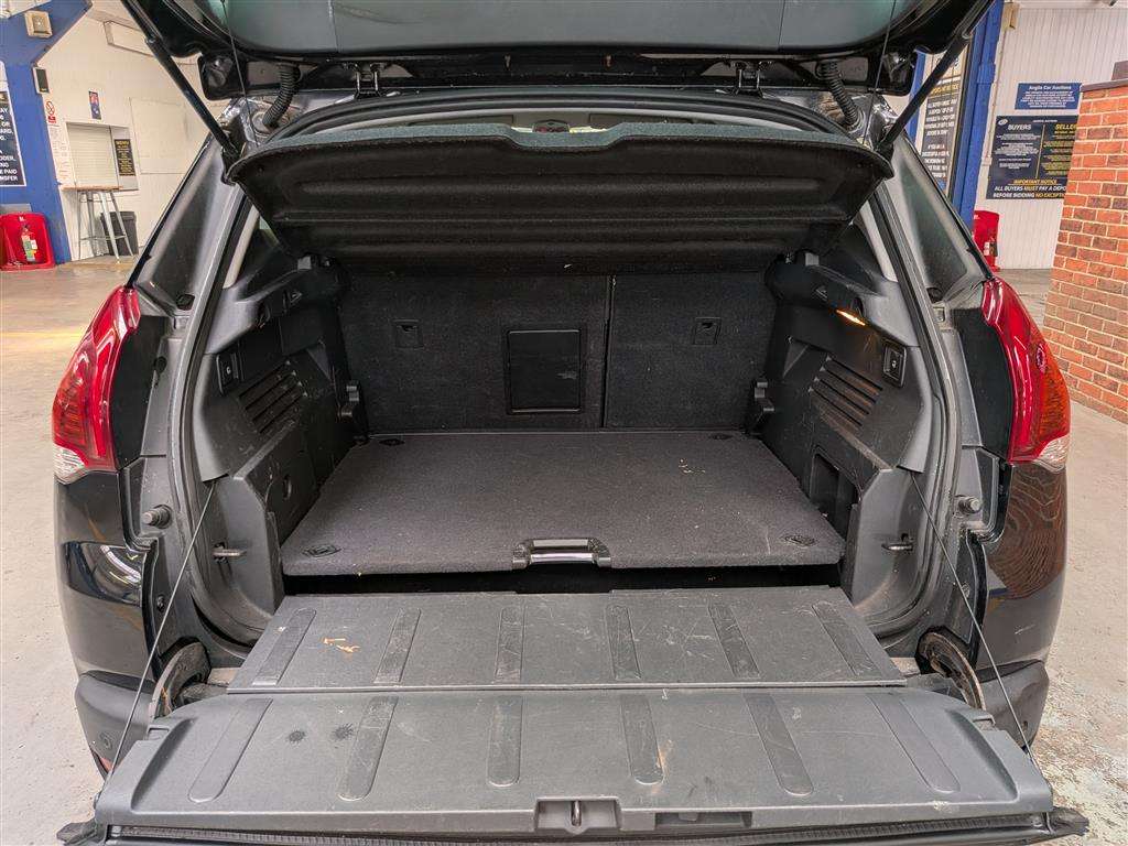 <p>2015 PEUGEOT 3008 ACTIVE BLUE HDI S/S</p>