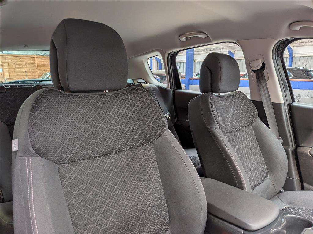 <p>2015 PEUGEOT 3008 ACTIVE BLUE HDI S/S</p>