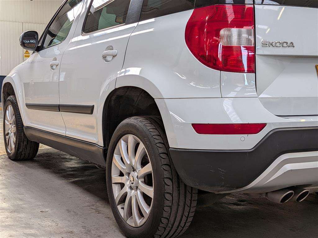<p>2015 SKODA YETI OUTDOOR SE TDI SCR 4</p>