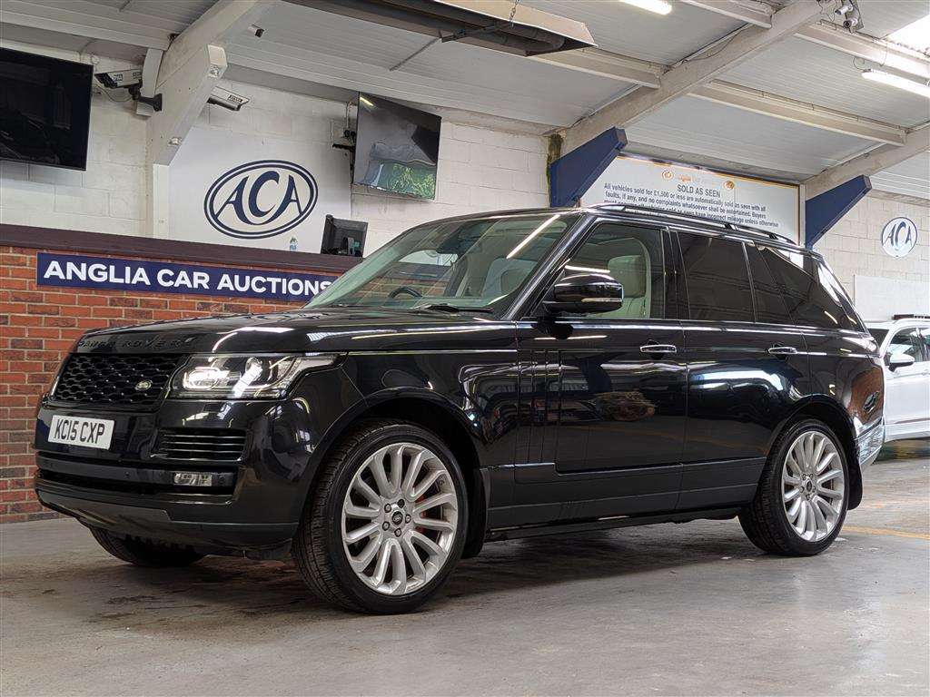 <p>2015 LAND ROVER RANGE ROVER VOGUE SE TDV6</p>