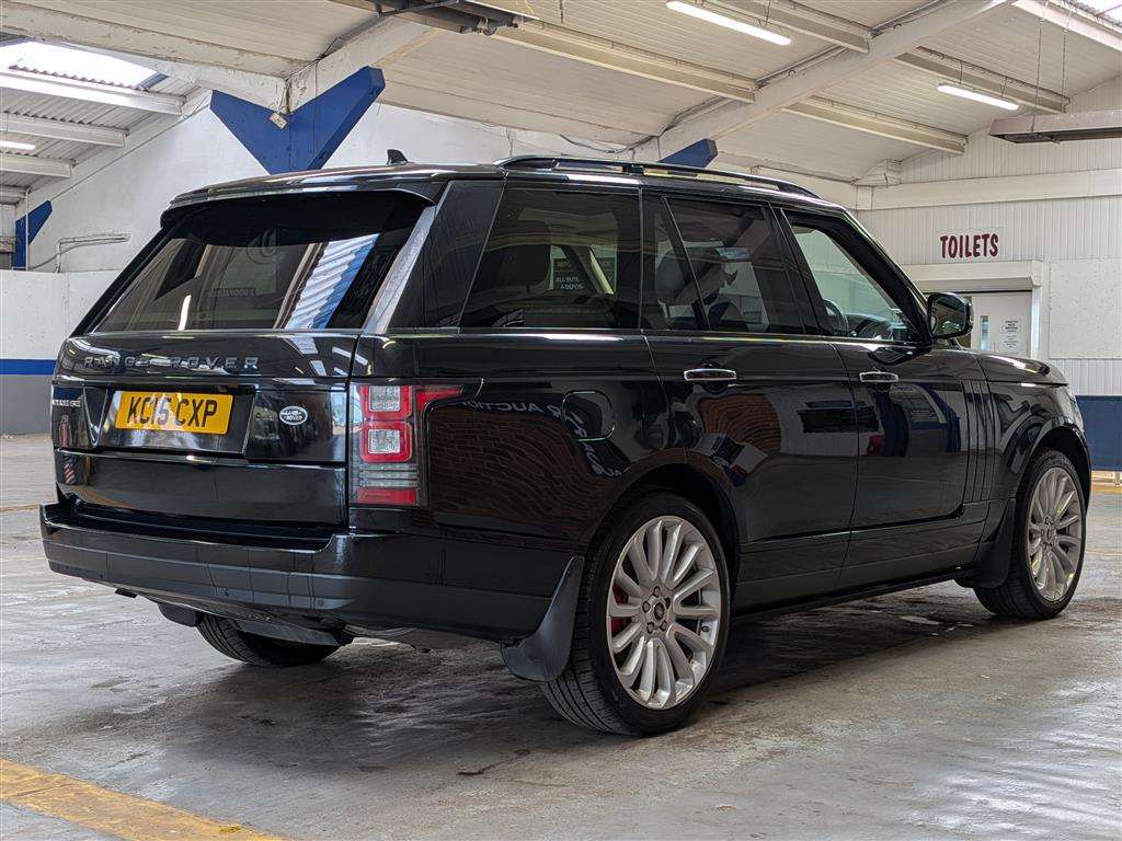 <p>2015 LAND ROVER RANGE ROVER VOGUE SE TDV6</p>