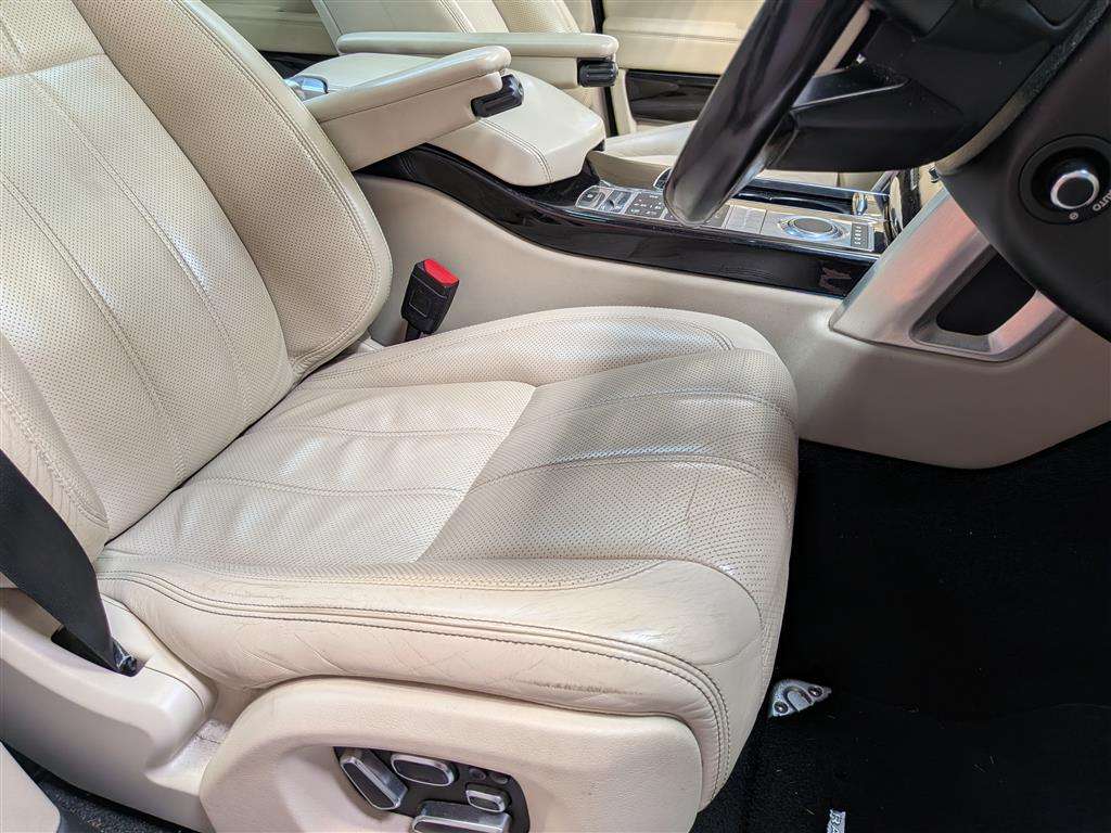 <p>2015 LAND ROVER RANGE ROVER VOGUE SE TDV6</p>