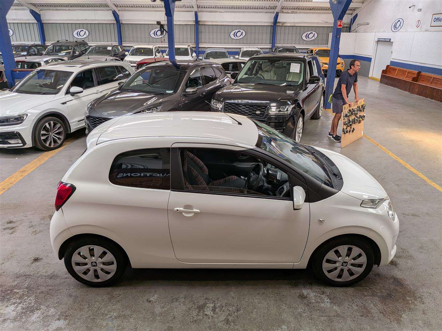<p>2018 CITROEN C1 FEEL</p>