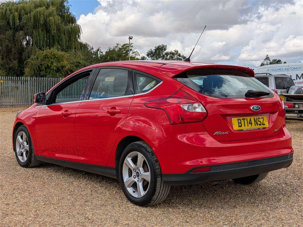<p>2014 FORD FOCUS ZETEC NAV ECONETIC</p>