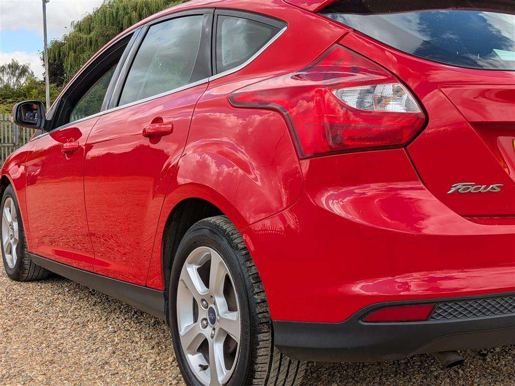 <p>2014 FORD FOCUS ZETEC NAV ECONETIC</p>