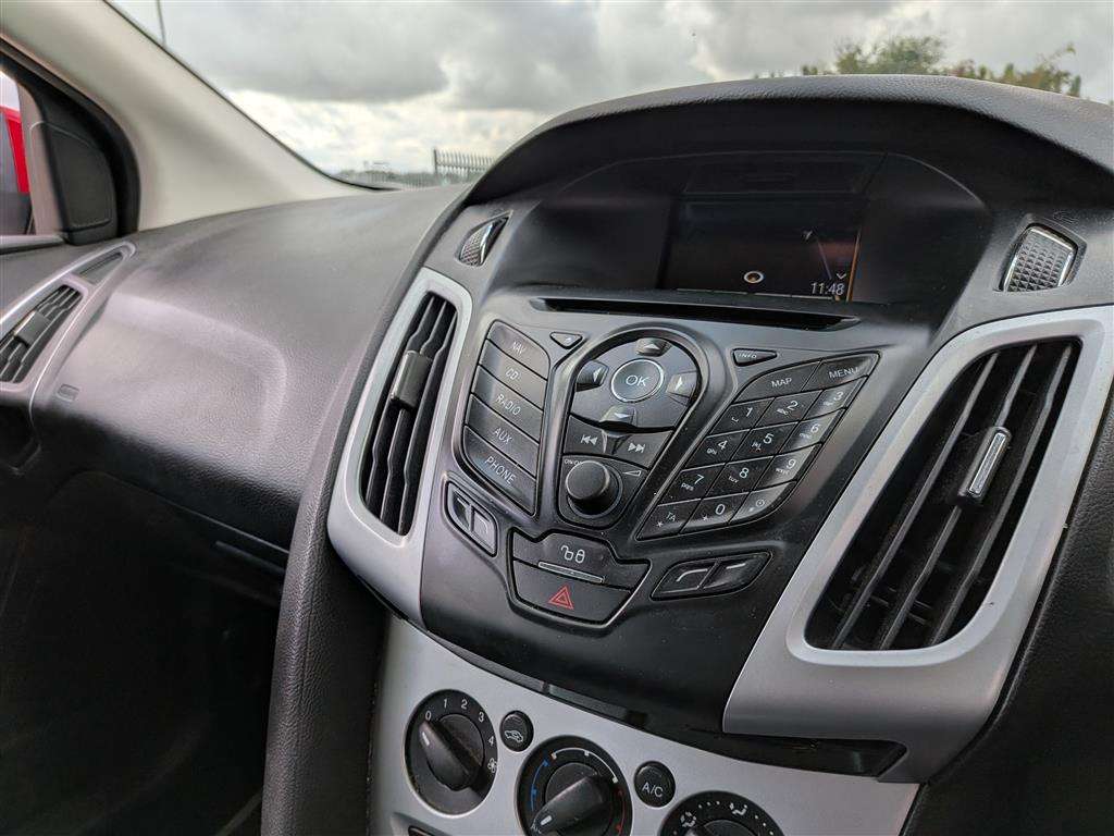 <p>2014 FORD FOCUS ZETEC NAV ECONETIC</p>