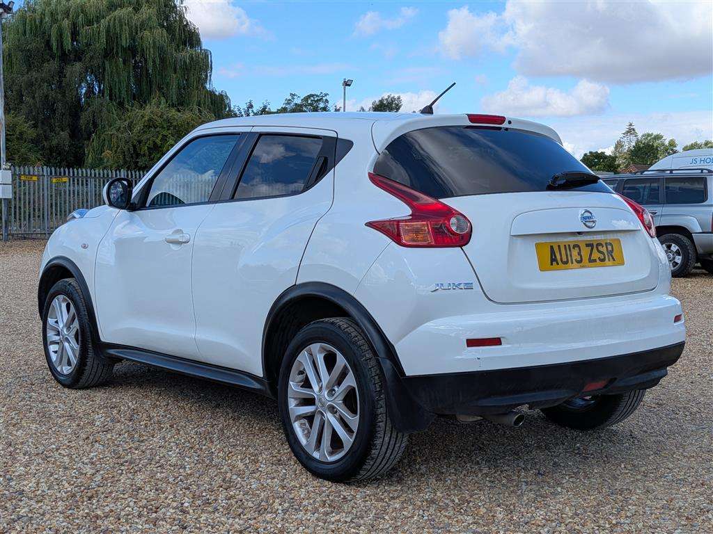 <p>2013 NISSAN JUKE ACENTA PREMIUM</p>