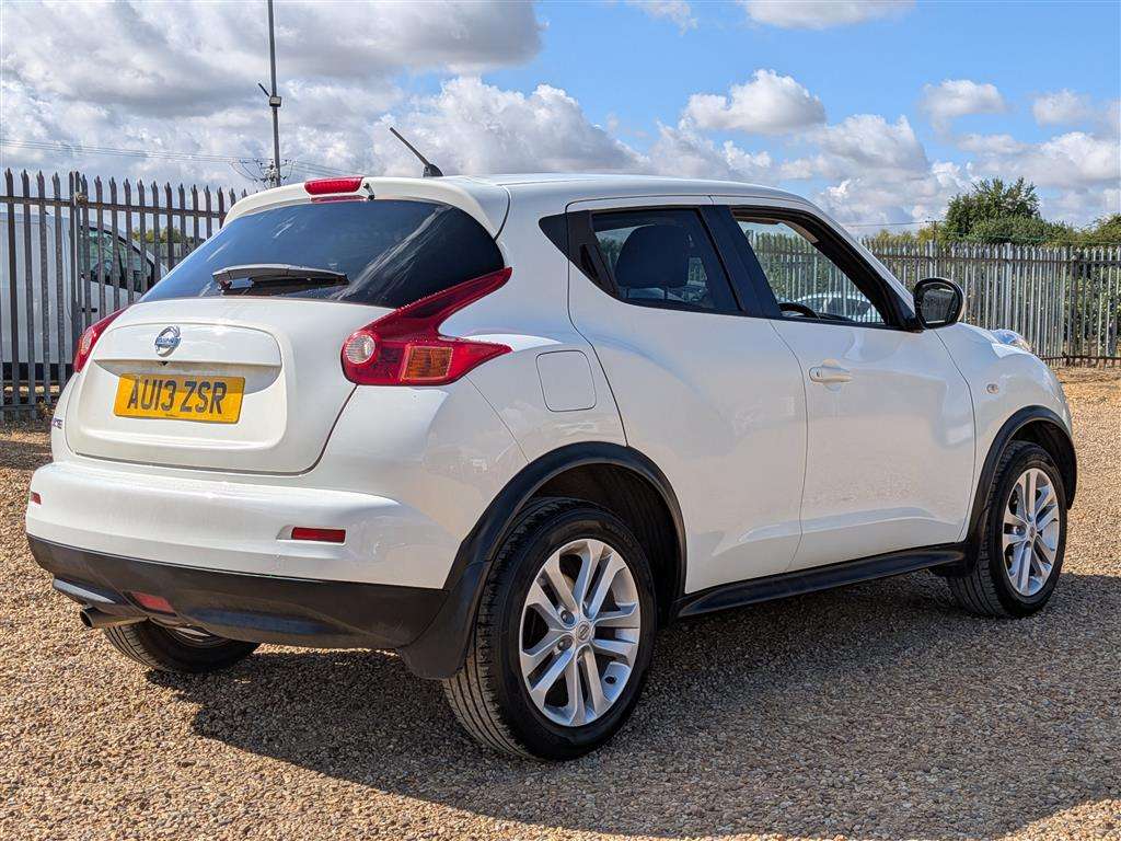<p>2013 NISSAN JUKE ACENTA PREMIUM</p>